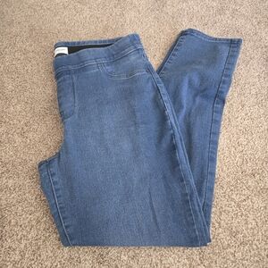 Old Navy Women's Straight Leg Jeans in Blue
